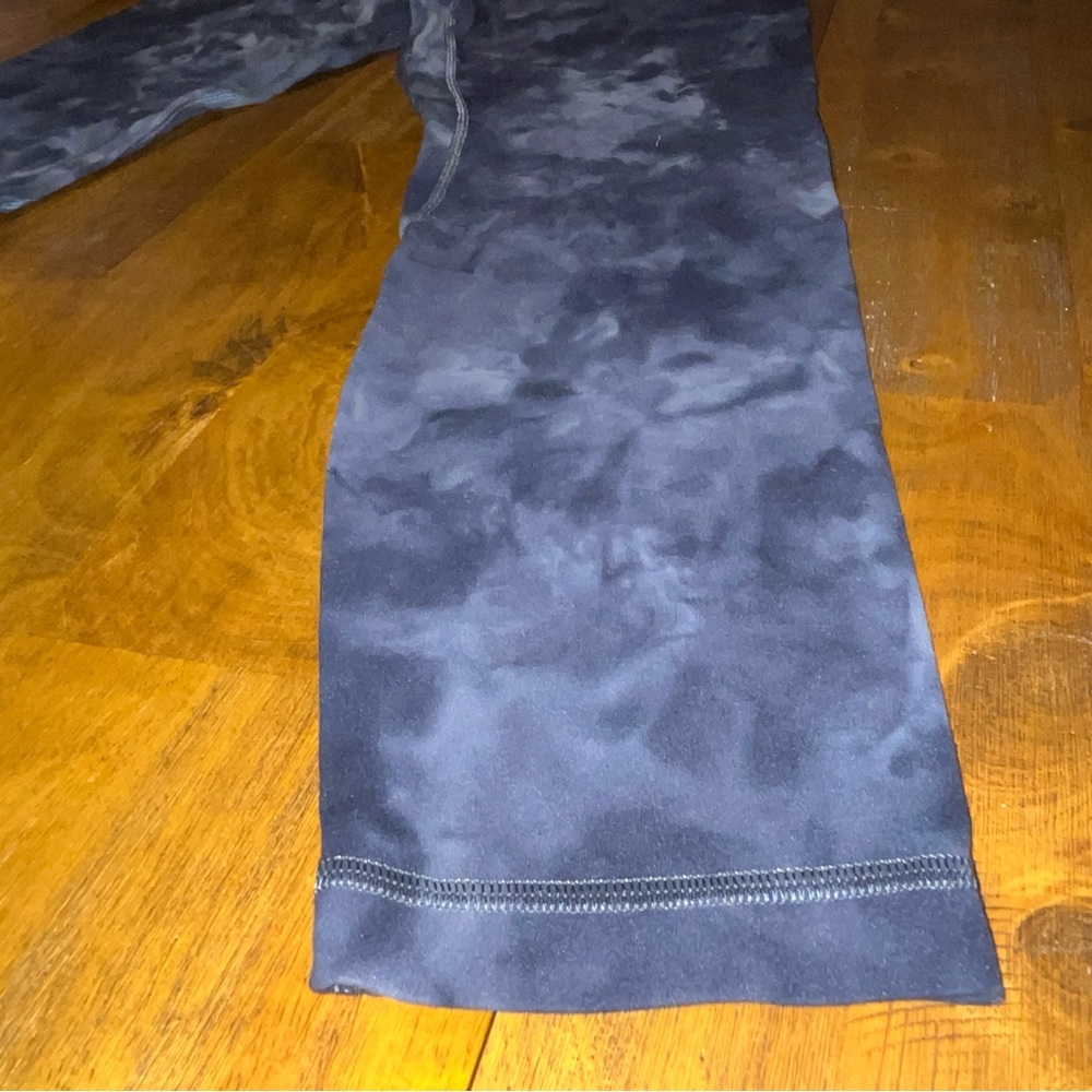 Lululemon tie dye print athletic leggings size 10 - Picture 2 of 6